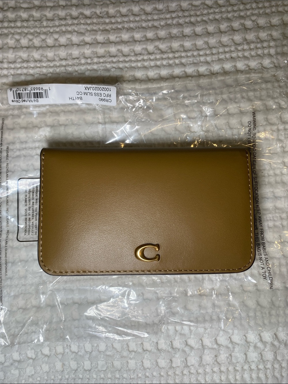 NWT Coach Essential Slim Card Case Wallet in Muted olive 🫒